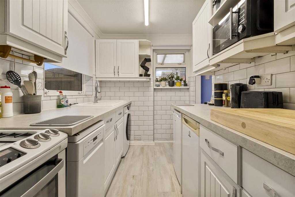 12 Somerset Close-013.JPG