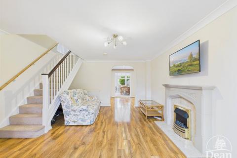 4 bedroom detached house for sale, Cornpoppy Avenue, Monmouth