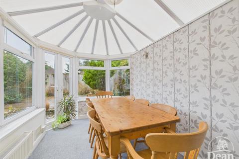 4 bedroom detached house for sale, Cornpoppy Avenue, Monmouth