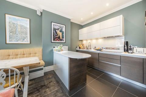 3 bedroom flat for sale, Kings Road, London SW3