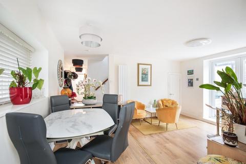 3 bedroom detached house for sale, Ryton NE40