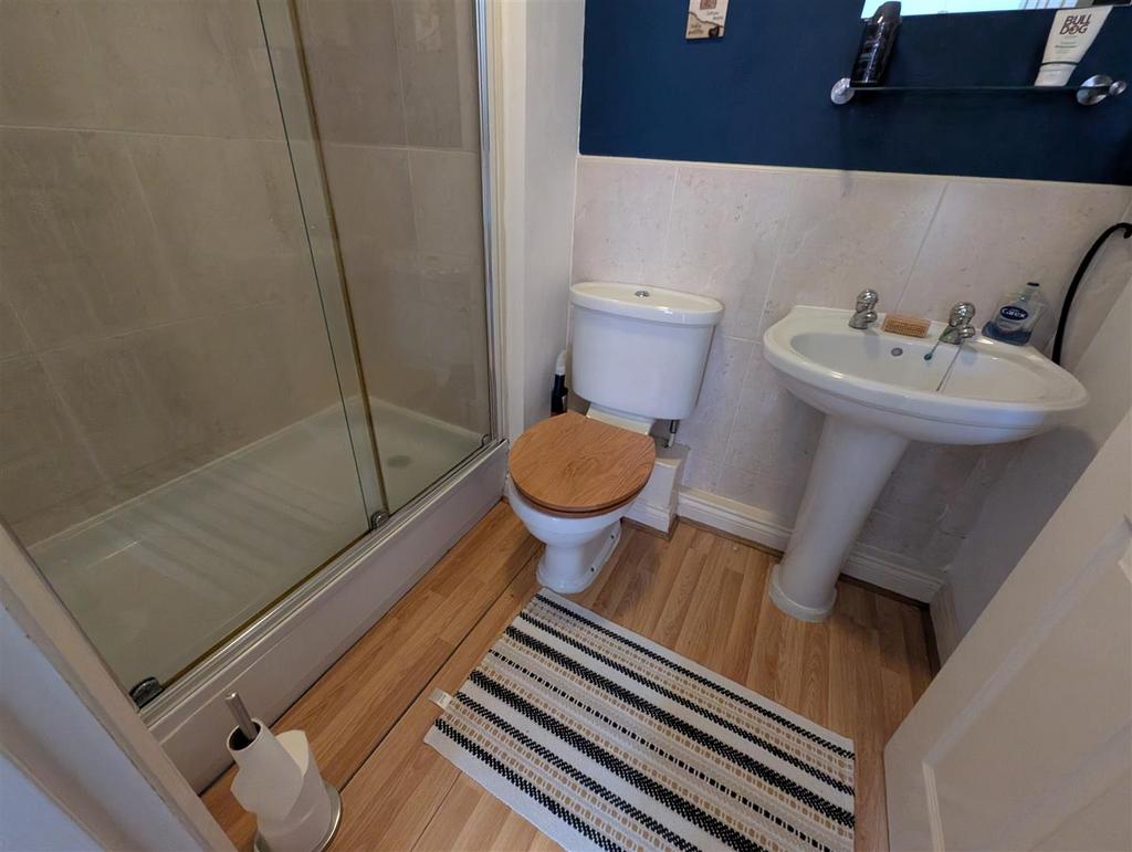 En-Suite Bathroom