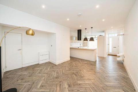 undefined, Hampton Road, Twickenham TW2