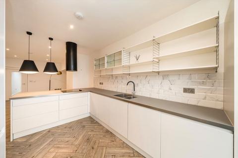 undefined, Hampton Road, Twickenham TW2