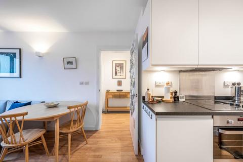 1 bedroom flat for sale, Mapleton Crescent, London, SW18 4