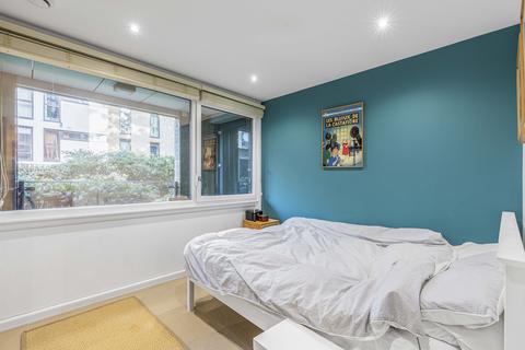 2 bedroom flat for sale, Eltringham Street, London, SW18