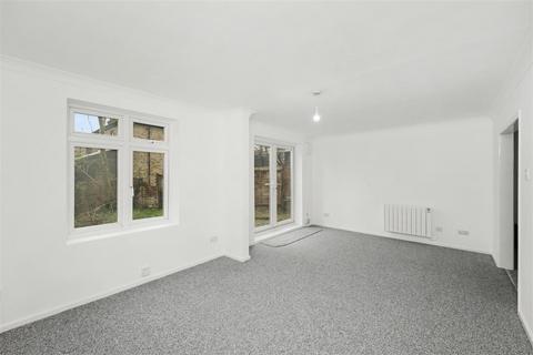 2 bedroom flat for sale, Slades Rise, Enfield