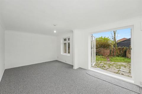 2 bedroom flat for sale, Slades Rise, Enfield
