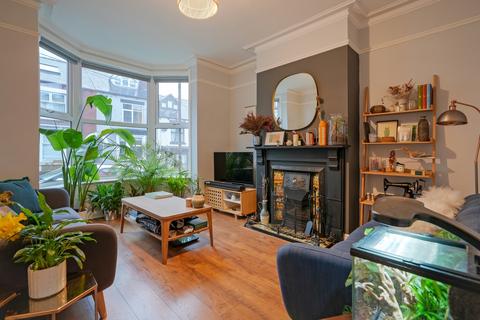 3 bedroom terraced house for sale, Hunter House Road, Hunters Bar, S11 8TU