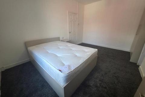 2 bedroom house to rent, Harold Street, Hyde Park, Leeds