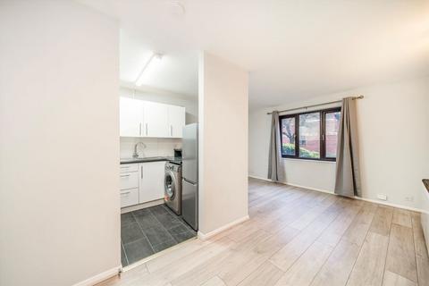 1 bedroom flat to rent, Veronica Gardens, London