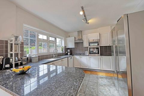 4 bedroom detached house for sale, Thames Close, Bourne End, SL8