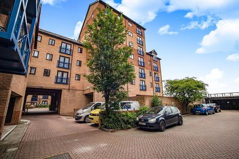 1 bedroom flat to rent, West Street, Kent DA11