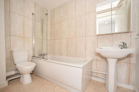 1 bedroom flat to rent, West Street, Kent DA11