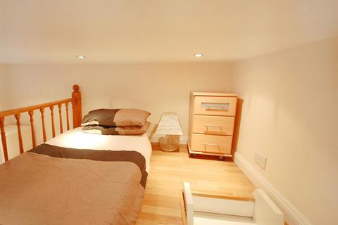 1 bedroom flat to rent, Wrights Lane, London W8