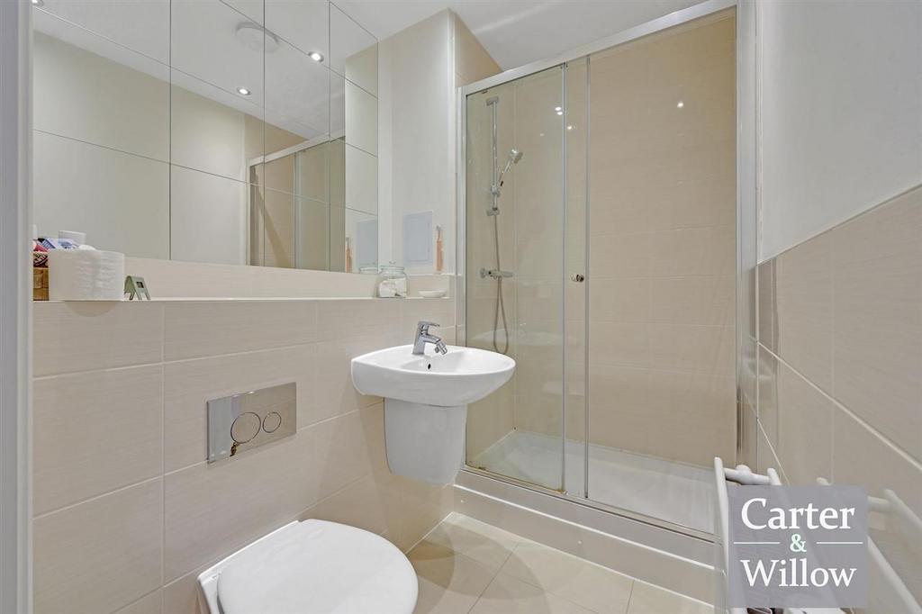 En suite shower