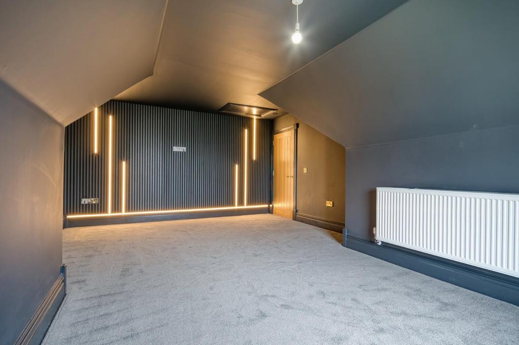 14 Cinema Room