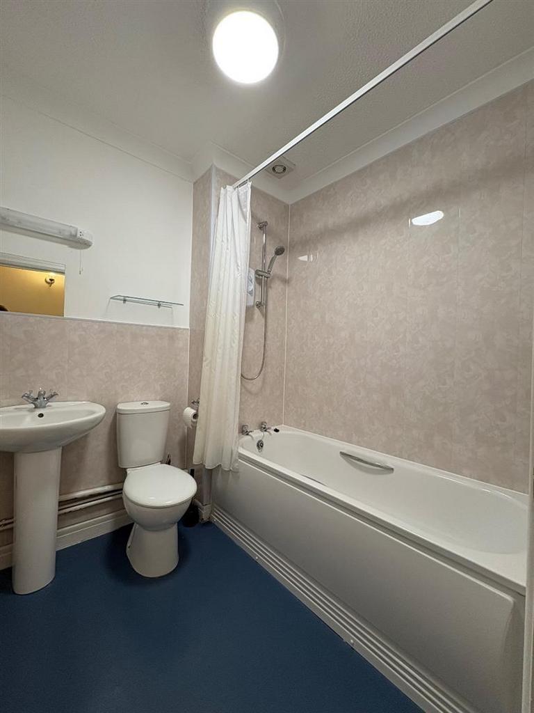 Bathroom.jpg