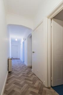 2 bedroom flat to rent, Mariners Heights, Penarth CF64