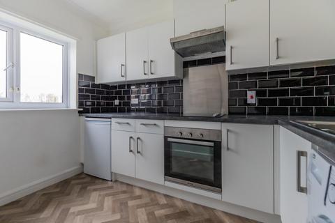 2 bedroom flat to rent, Mariners Heights, Penarth CF64