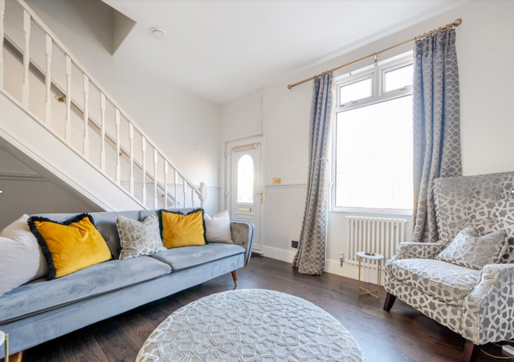 Living room 3
