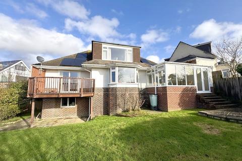 3 bedroom detached house for sale, Castledene Crescent, Whitecliff, Poole, BH14