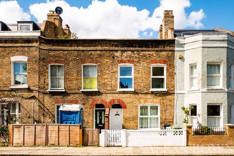 4 bedroom terraced house to rent, Ferndale Road, Brixton
