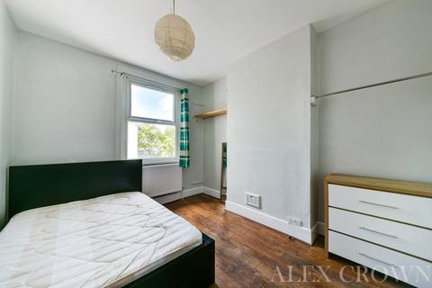 4 bedroom terraced house to rent, Ferndale Road, Brixton