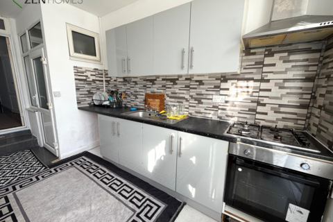 3 bedroom terraced house to rent, London N9