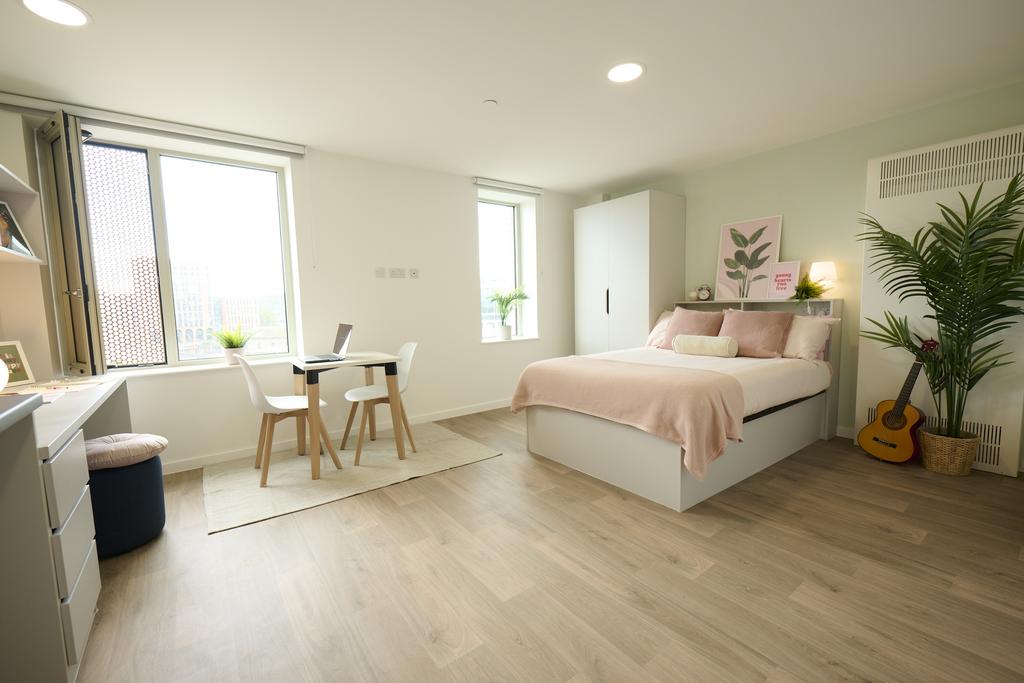 250904 APARTO BRISTOL 0201 (1).jpg