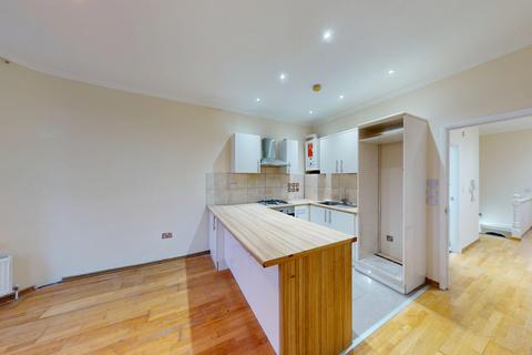 2 bedroom flat to rent, Arcadian gardens