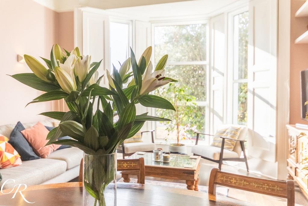 Sitting/Dining Room