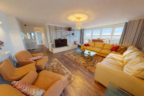 3 bedroom flat to rent, Russell Square, Brighton, BN1