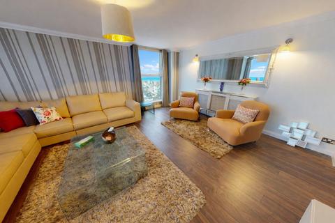 3 bedroom flat to rent, Russell Square, Brighton, BN1