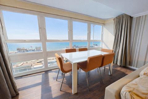 3 bedroom flat to rent, Russell Square, Brighton, BN1