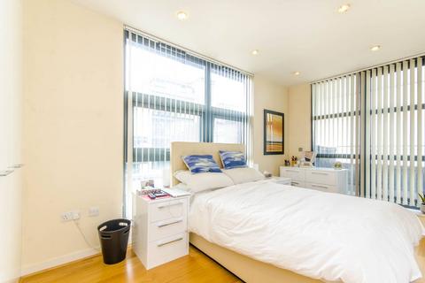 2 bedroom flat to rent, Manilla Street, Canary Wharf, London, E14
