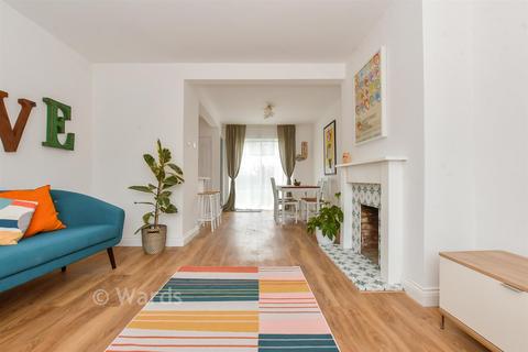 3 bedroom end of terrace house for sale, Orchard Avenue, Deal, Kent