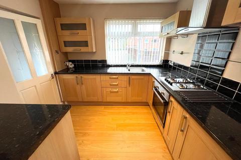 3 bedroom semi-detached house to rent, Haddington Drive, Manchester M9
