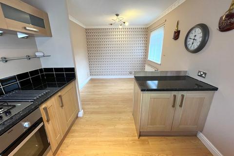 3 bedroom semi-detached house to rent, Haddington Drive, Manchester M9