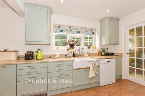 4 bedroom detached house for sale, Kings Platt, Nr Horsham RH13