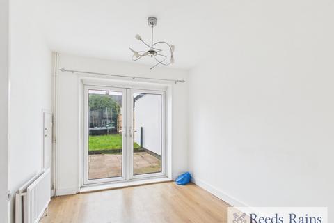 undefined, Rosewood Avenue, Hornchurch RM12