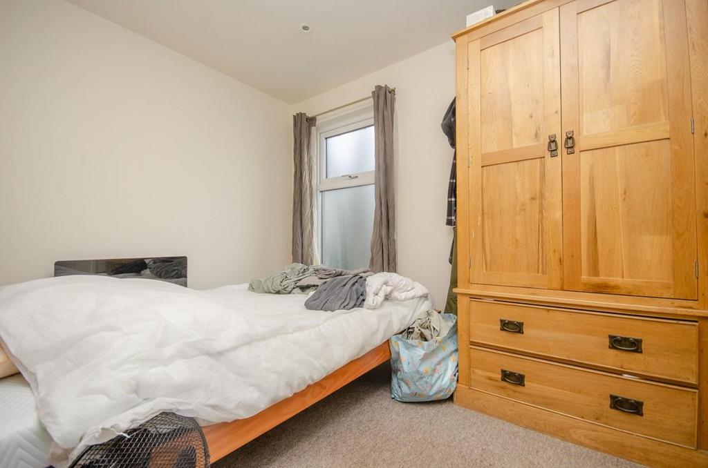 Garden room-bedroom.jpg