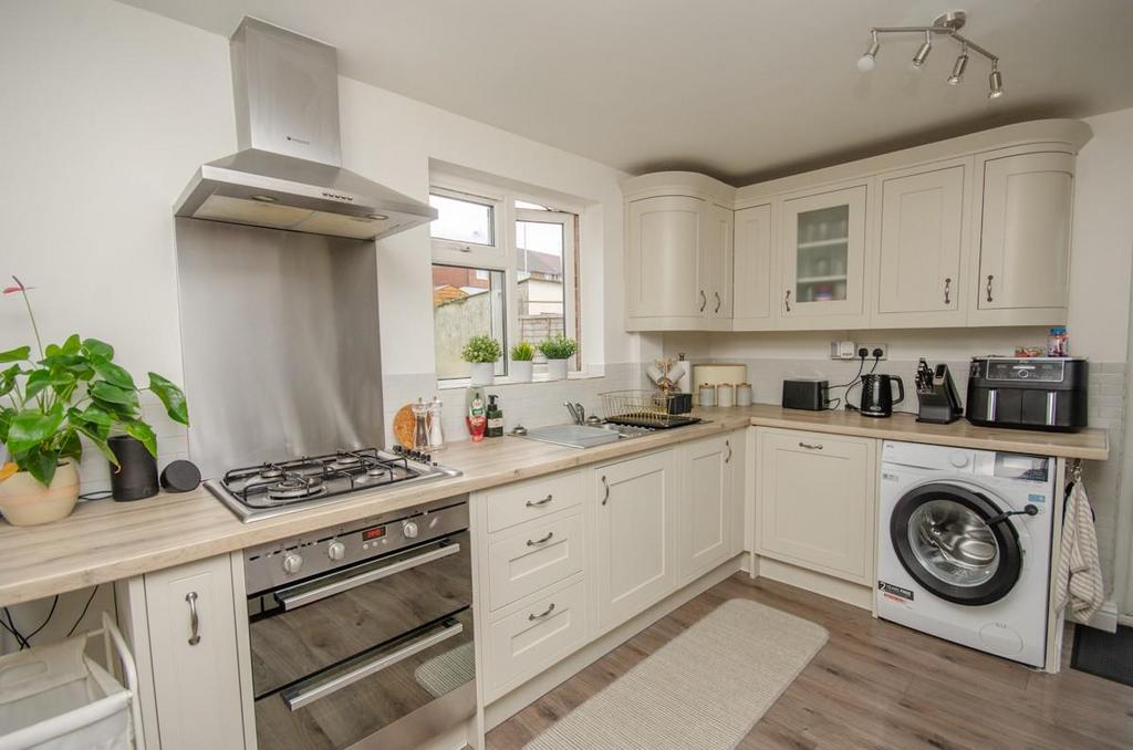 Kitchen pic  2.jpg