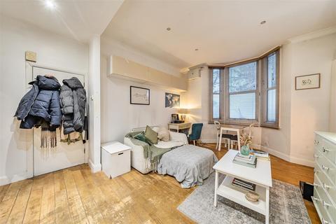 1 bedroom flat to rent, Gap Road, Wimbledon, SW19