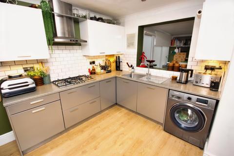 2 bedroom semi-detached house for sale, Doddington Court, Maidstone ME16