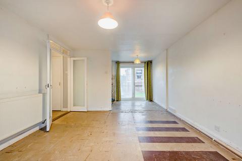 2 bedroom flat for sale, Winstone, Stanway Road GL51