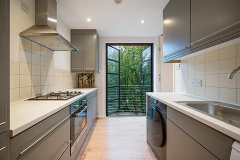 2 bedroom apartment to rent, Grafton Road, Kentish Town, NW5