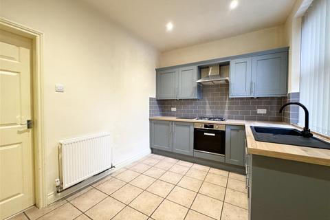 2 bedroom terraced house to rent, Wakefield Road, Scissett, Huddersfield HD8 9HR