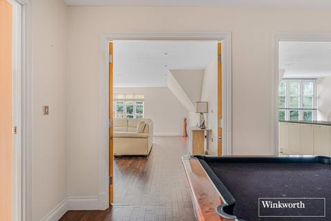 3 bedroom apartment for sale, London Road, Sunningdale, Ascot, Berkshire, SL5