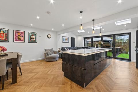 5 bedroom detached house for sale, Coales Gardens, Market Harborough LE16